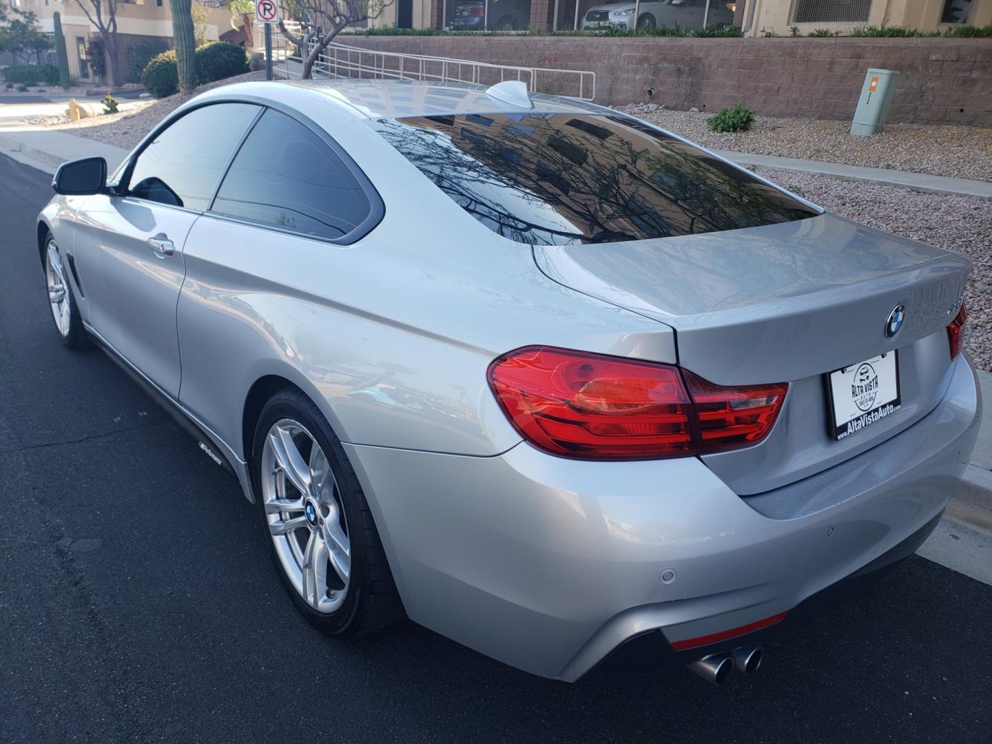 2014 /black BMW 4-Series 428I (WBA3N3C56EK) with an 2.0L L4 DOHC 16V engine, 6-Speed Automatic transmission, located at 323 E Dunlap Ave., Phoenix, AZ, 85020, (602) 331-9000, 33.567677, -112.069000 - 2014 BMW 428i,.......EXCELLENT condition, A Real Must See!!.... No accidents, Power everything, Stereo/CD Player, Phone sync, Bluetooth, backup camera, Ice cold ac, Clean black interior with black leather seats in near perfect condition, Gorgeous tinted sunroof, Tinted windows, power windows, power - Photo#5